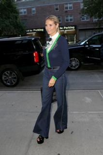 Heidi Klum feet photo thumbnail