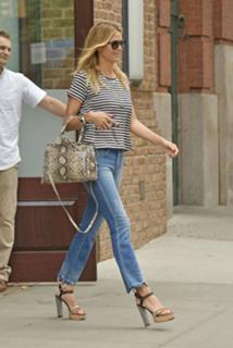 Heidi Klum feet photo thumbnail