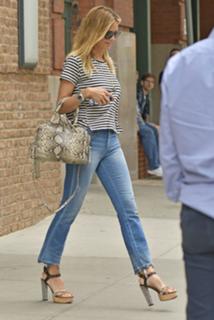 Heidi Klum feet photo thumbnail