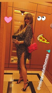 Heidi Klum feet photo thumbnail
