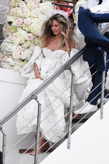 Heidi Klum feet photo thumbnail