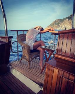 Heidi Klum feet photo thumbnail