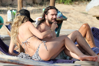 Heidi Klum feet photo thumbnail