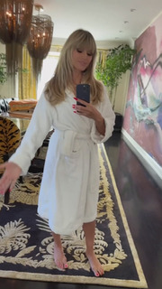 Heidi Klum feet photo thumbnail