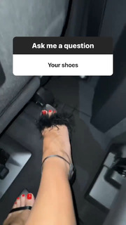 Heidi Klum feet photo thumbnail