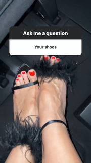 Heidi Klum feet photo thumbnail