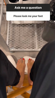 Heidi Klum feet photo thumbnail