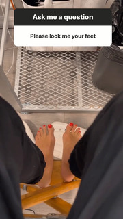 Heidi Klum feet photo thumbnail