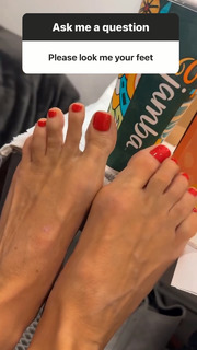 Heidi Klum feet photo thumbnail