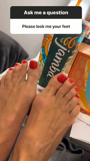 Heidi Klum feet photo thumbnail