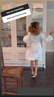 Heidi Klum feet photo thumbnail