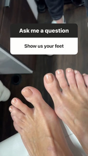 Heidi Klum feet photo thumbnail