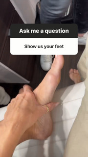 Heidi Klum feet photo thumbnail