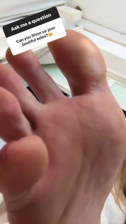 Heidi Klum feet photo thumbnail