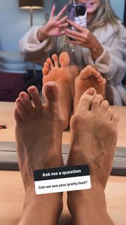 Heidi Klum feet photo thumbnail