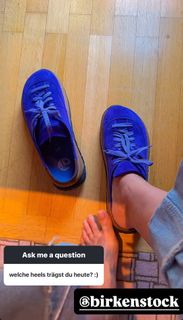 Heidi Klum feet photo thumbnail