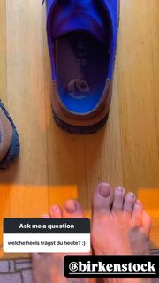 Heidi Klum feet photo thumbnail