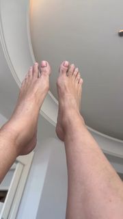 Heidi Klum feet photo 17