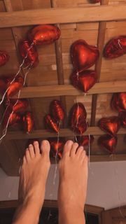 Heidi Klum feet photo 11