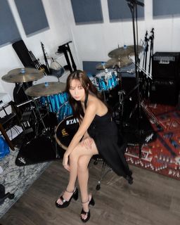 Heidi Lee feet photo 8