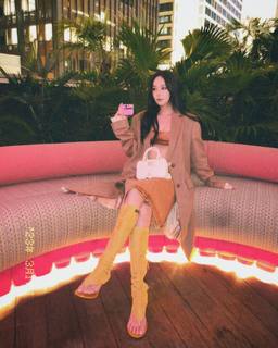 Heidi Lee feet photo 1