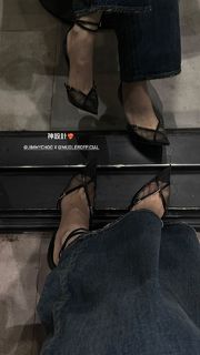 Heidi Lee feet photo 2