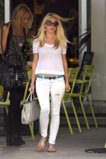 Heidi Montag feet photo thumbnail