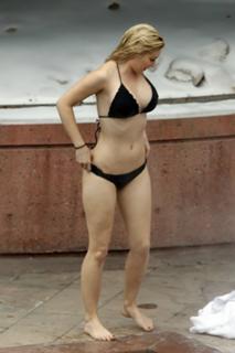 Heidi Montag feet photo thumbnail