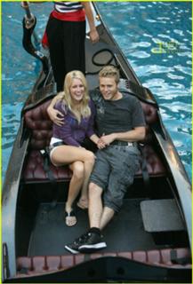Heidi Montag feet photo thumbnail