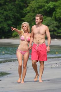 Heidi Montag feet photo thumbnail