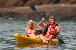 Heidi Montag feet photo thumbnail
