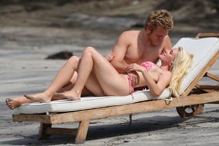 Heidi Montag feet photo thumbnail