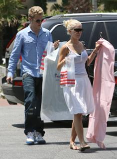 Heidi Montag feet photo thumbnail