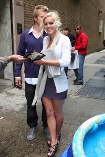 Heidi Montag feet photo thumbnail