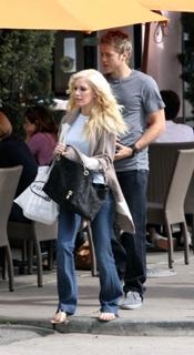 Heidi Montag feet photo thumbnail