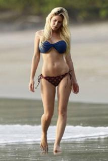 Heidi Montag feet photo thumbnail