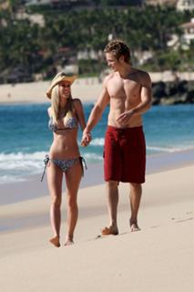 Heidi Montag feet photo thumbnail