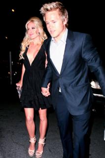 Heidi Montag feet photo thumbnail