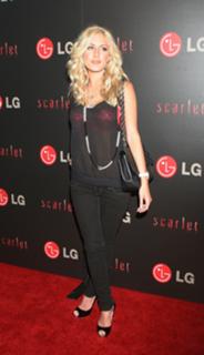 Heidi Montag feet photo thumbnail