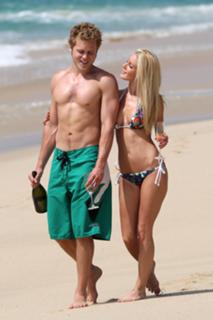 Heidi Montag feet photo thumbnail