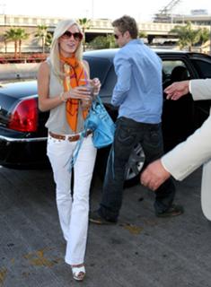 Heidi Montag feet photo thumbnail