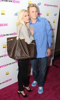 Heidi Montag feet photo thumbnail