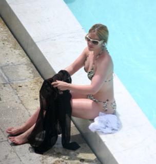 Heidi Range feet photo 1