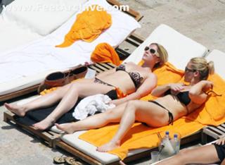 Heidi Range feet photo 19
