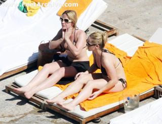 Heidi Range feet photo 16