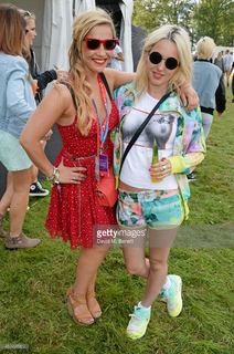 Heidi Range feet photo 11