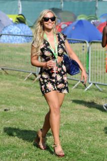 Heidi Range feet photo 1