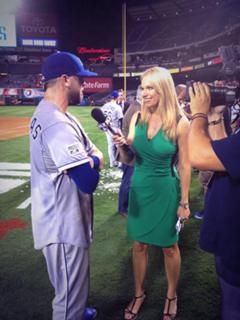 Heidi Watney feet photo 11