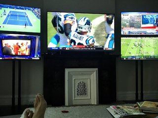 Heidi Watney feet photo 3