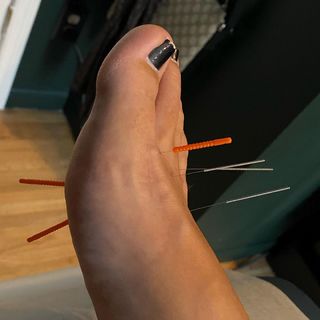Heidi Watney feet photo 10